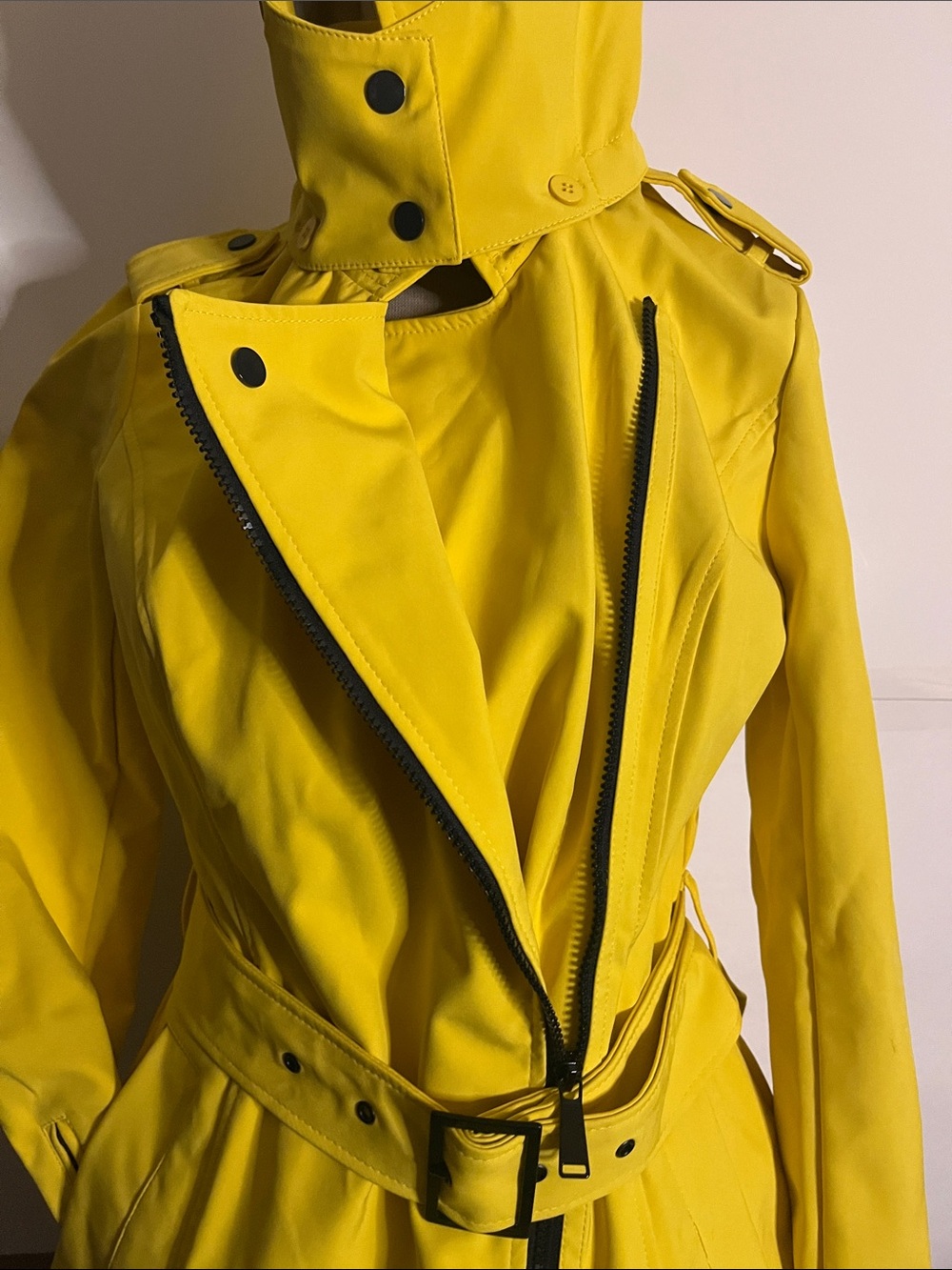🌹NWT water resistant jacket asymmetrical zipper bright yellow hood - Picture 9 of 9